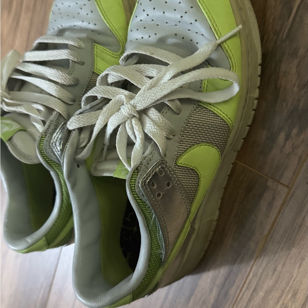 Nike Women's Sneakers in Silver and Lime Green